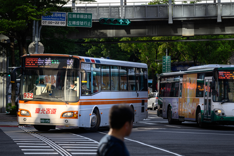 面對公車駕駛破碎的薪資結構與近來多起勞資爭議，交通部公路局承諾，未來將與勞動單位合作檢討公車駕駛的勞動問題。（攝影／黃世澤）