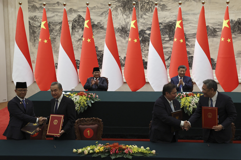 In November 2024, Prabowo's first foreign visit after taking office was a trip to China to meet with Xi Jinping in Beijing. During the visit, they signed various cooperation agreements and issued a joint statement. (Photo by Florence Lo/Pool/Getty Images)