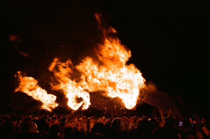 大善寺玉垂宮鬼夜。（攝影／薛穎琦）